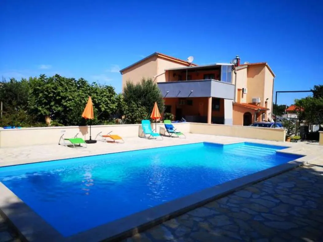 Sunny Apartment With Pool