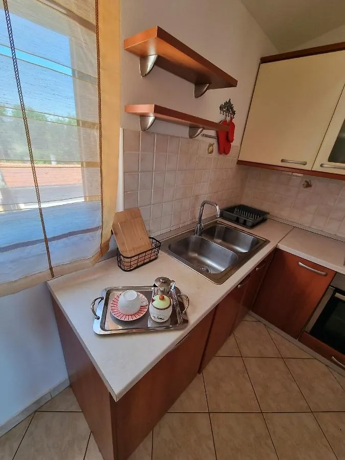 Sunny Apartment With Pool Sisan